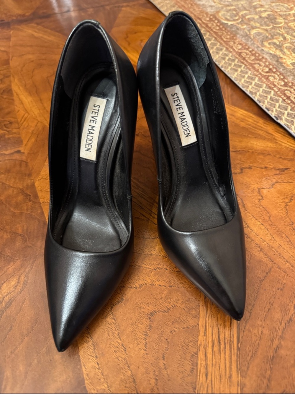 Steve Madden Vala Women's Black Pointed-Toe Leather Pumps